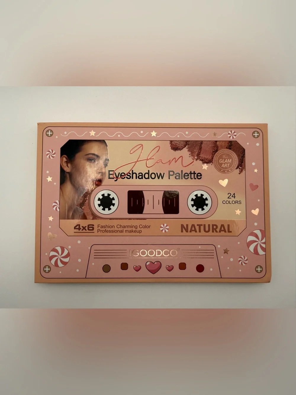 IGOODCO Glam 24-Color Eyeshadow Palette - Retro Cassette Tape Design (Natural)